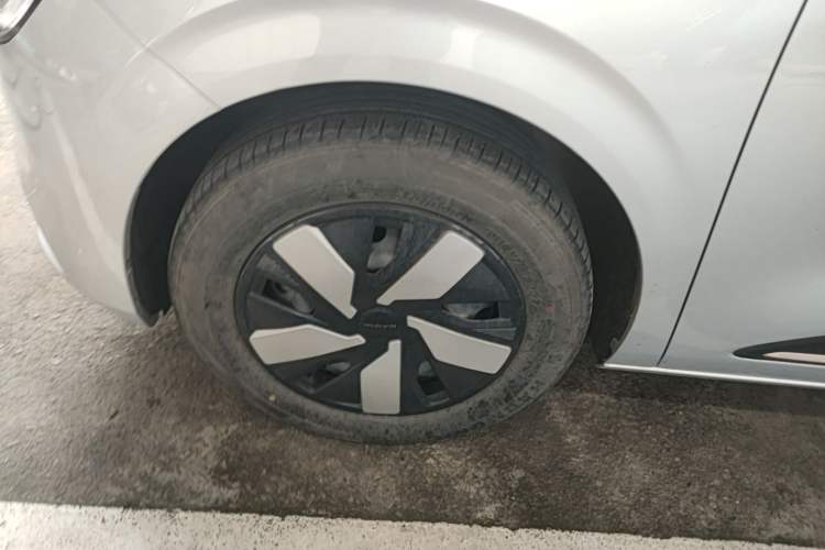 Used Dongfeng NAMMI 01 2024 New Edition 330 Air Left Front Wheel Hub
