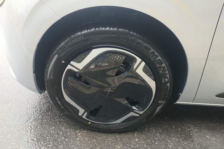 Used Dongfeng NAMMI 01 2024 New Edition 330 Plus Smart+ Left Front Wheel Hub