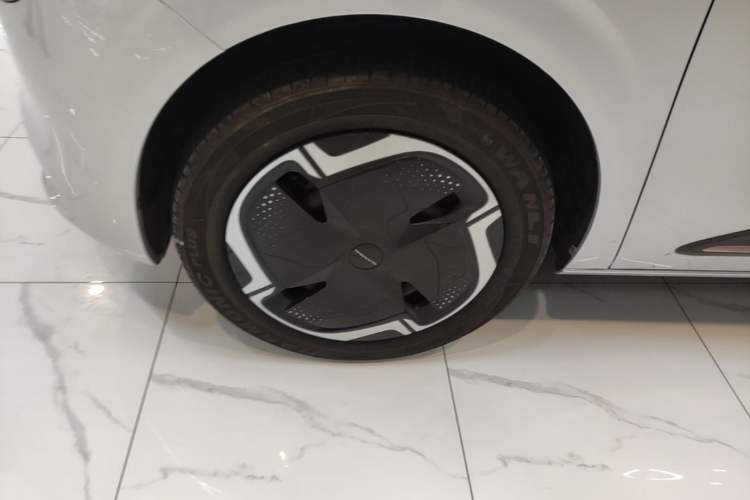 Used Dongfeng NAMMI 01 2024 New Edition 330 Plus Smart+ Left Front Wheel Hub