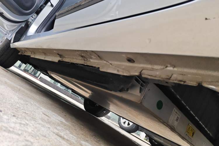 Used Dongfeng NAMMI 01 2024 New Edition 330 Air Left Side Sill