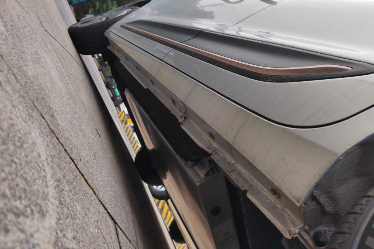 Used Dongfeng NAMMI 01 2024 New Edition 330 Plus Smart+ Left Side Sill