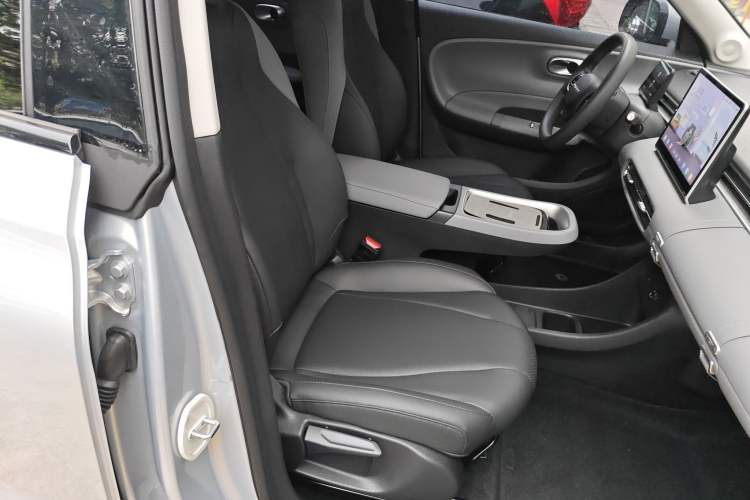 Used Dongfeng NAMMI 01 2024 New Edition 330 Air Right Front Seat