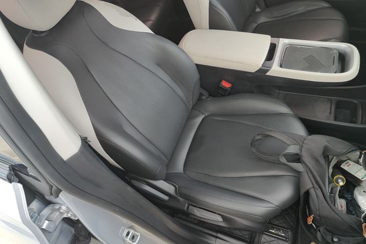 Used Dongfeng NAMMI 01 2024 New Edition 330 Air Right Front Seat