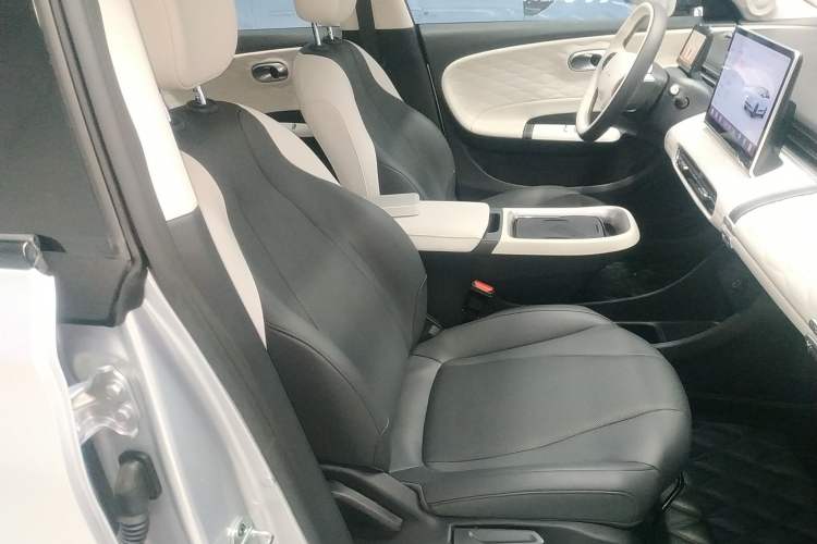 Used Dongfeng NAMMI 01 2024 Co-Creation Edition – Co-Creation WE Version Right Front Seat