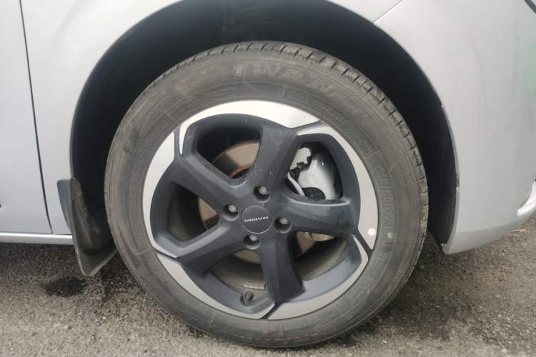Used Dongfeng NAMMI 01 2024 New Edition 430 Plus Smart+ Right Front Wheel Hub