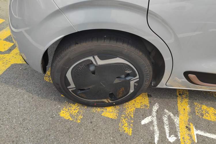 Used Dongfeng NAMMI 01 2024 New Edition 330 Plus Smart+ Right Rear Wheel Hub