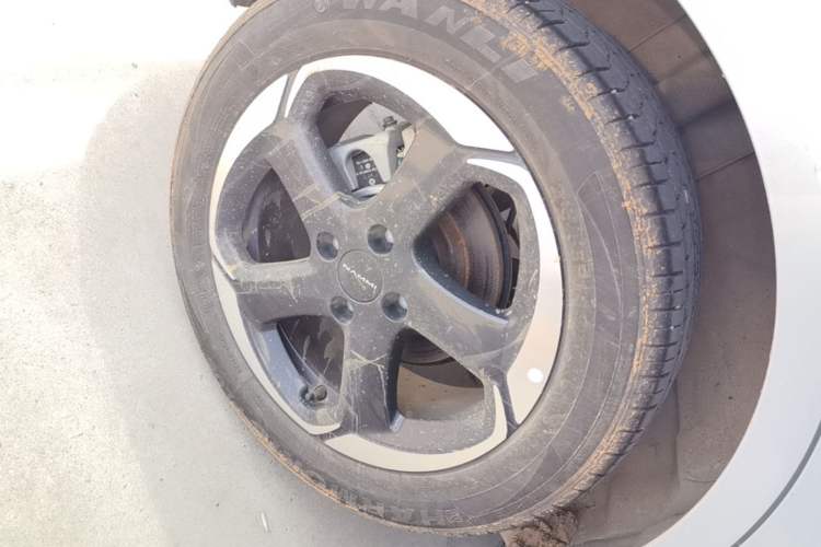 Used Dongfeng NAMMI 01 2024 New Edition 430 Plus Smart+ Right Rear Wheel Hub