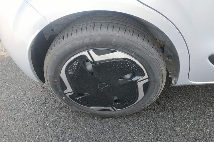 Used Dongfeng NAMMI 01 2024 New Edition 330 Plus Smart+ Right Rear Wheel Hub