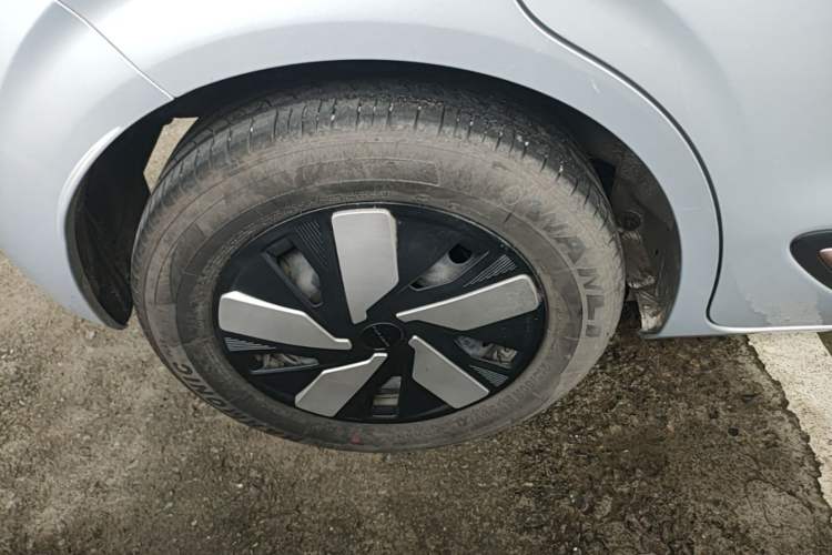Used Dongfeng NAMMI 01 2024 New Edition 330 Air Right Rear Wheel Hub