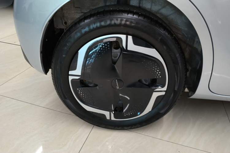 Used Dongfeng NAMMI 01 2024 New Edition 330 Plus Smart+ Right Rear Wheel Hub