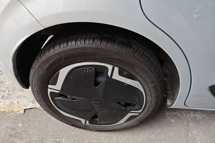 Used Dongfeng NAMMI 01 2024 New Edition 330 Plus Smart+ Right Rear Wheel Hub