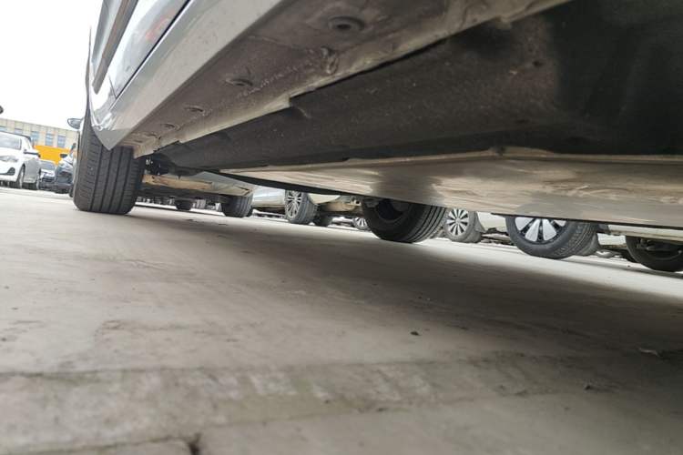 Used Dongfeng NAMMI 01 2024 New Edition 330 Air Right Side Sill