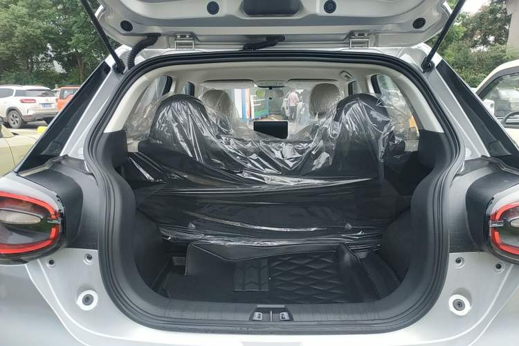 Used Dongfeng NAMMI 01 2024 New Edition 330 Plus Smart+ Trunk