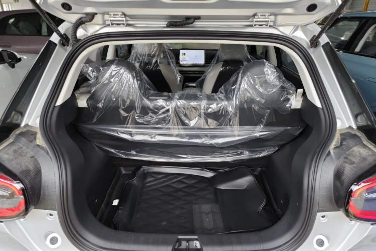 Used Dongfeng NAMMI 01 2024 New Edition 330 Plus Smart+ Trunk