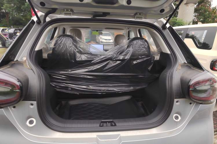Used Dongfeng NAMMI 01 2024 New Edition 330 Plus Smart+ Trunk