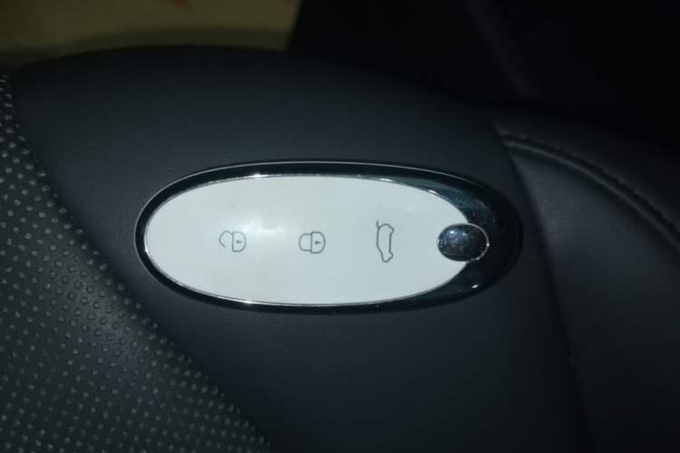 Used Dongfeng NAMMI 01 2024 New Edition 330 Air Vehicle Key