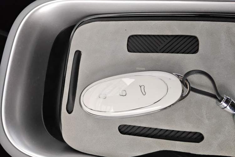 Used Dongfeng NAMMI 01 2024 New Edition 330 Air Vehicle Key