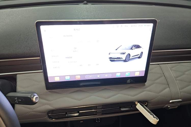 Used Dongfeng NAMMI 01 2024 New Edition 430 Plus Smart+ Audio And AC Panel