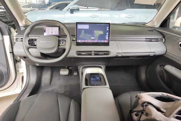Used Dongfeng NAMMI 01 2024 New Edition 330 Plus Smart+ Center Console