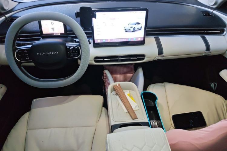 Used Dongfeng NAMMI 01 2024 New Edition 330 Air Center Console