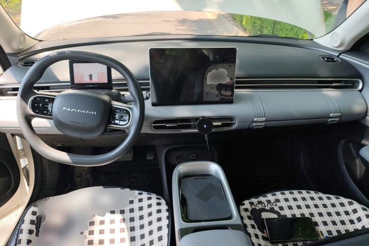 Used Dongfeng NAMMI 01 2024 New Edition 330 Air Center Console