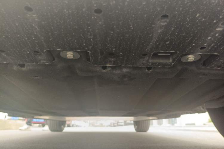Used Dongfeng NAMMI 01 2024 New Edition 330 Plus Smart+ Chassis Front