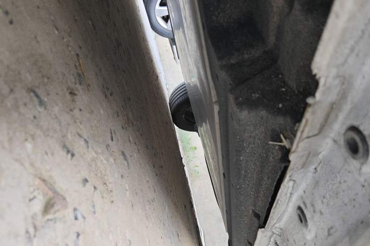 Used Dongfeng NAMMI 01 2024 New Edition 330 Air Chassis Front Left
