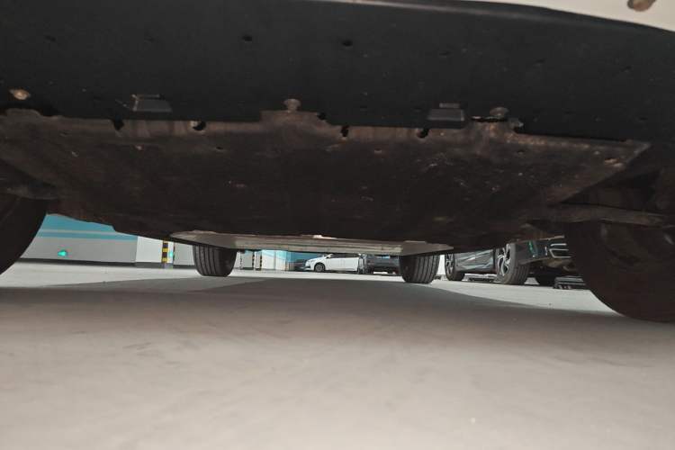 Used Dongfeng NAMMI 01 2024 New Edition 330 Air Chassis Front