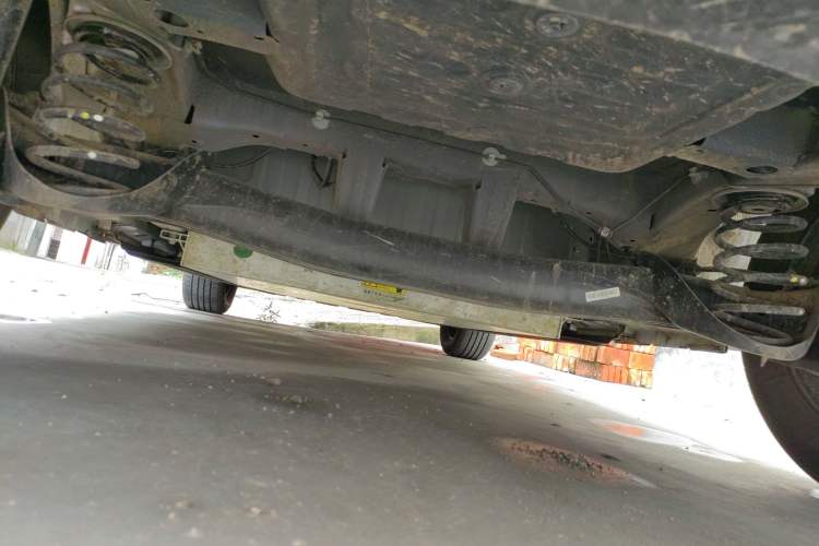 Used Dongfeng NAMMI 01 2024 New Edition 330 Air Chassis Rear