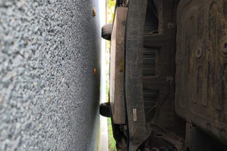 Used Dongfeng NAMMI 01 2024 New Edition 330 Air Chassis Rear