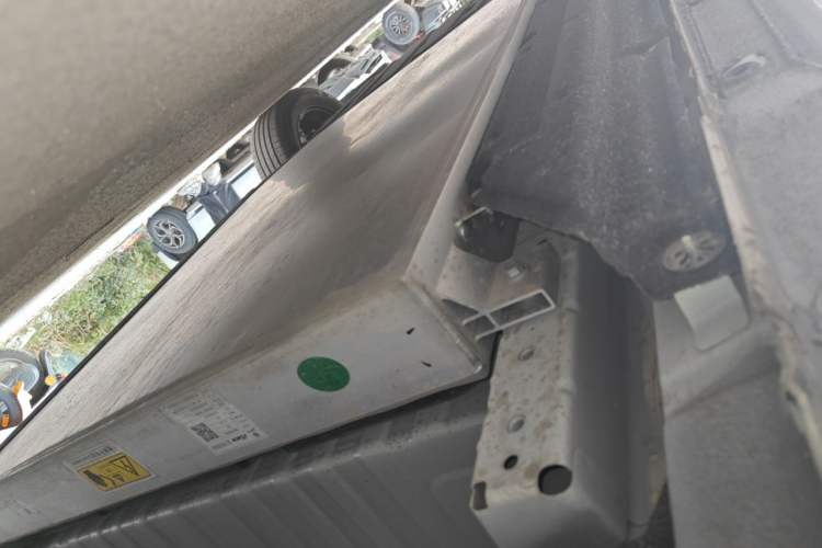 Used Dongfeng NAMMI 01 2024 New Edition 330 Air Chassis Rear Left