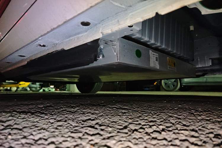 Used Dongfeng NAMMI 01 2024 New Edition 330 Air Chassis Rear Left