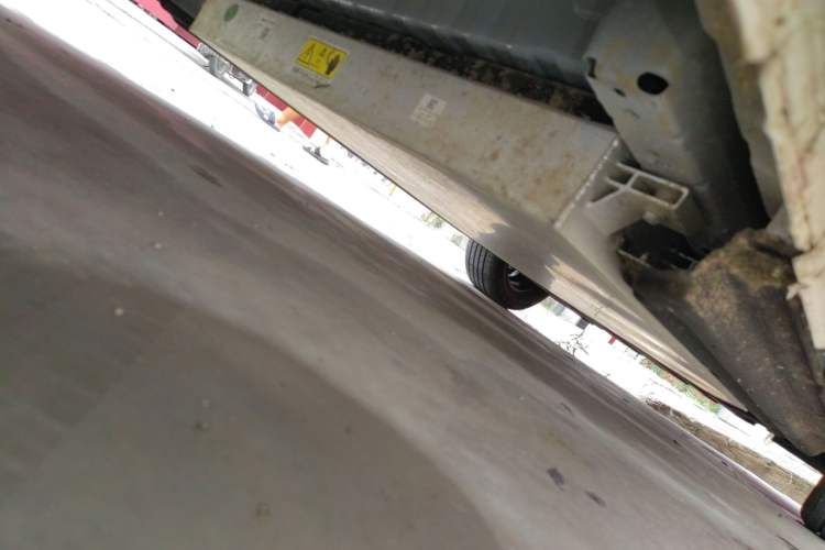 Used Dongfeng NAMMI 01 2024 New Edition 330 Air Chassis Rear Right
