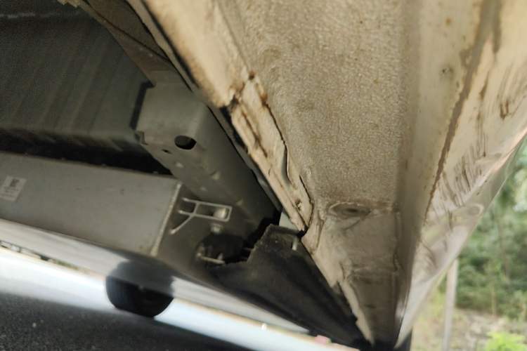 Used Dongfeng NAMMI 01 2024 New Edition 330 Air Chassis Rear Right