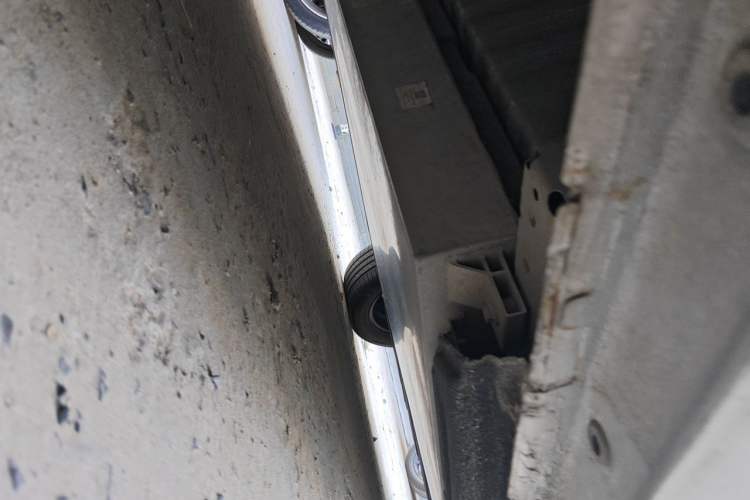 Used Dongfeng NAMMI 01 2024 New Edition 330 Air Chassis Rear Right