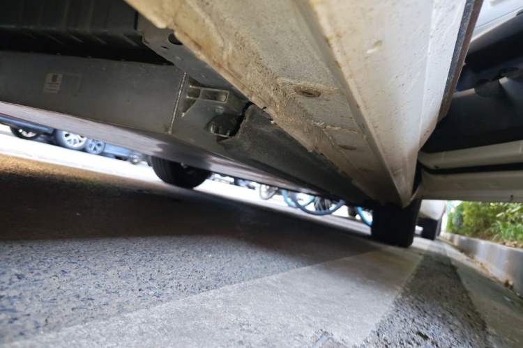 Used Dongfeng NAMMI 01 2024 New Edition 330 Air Chassis Rear Right