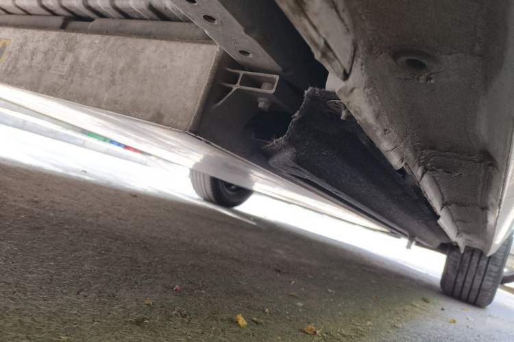 Used Dongfeng NAMMI 01 2024 New Edition 330 Air Chassis Rear Right