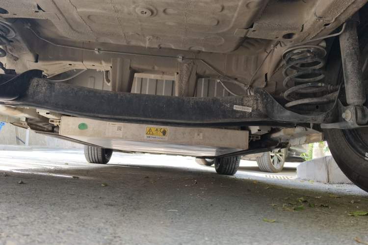 Used Dongfeng NAMMI 01 2024 New Edition 330 Air Chassis Rear