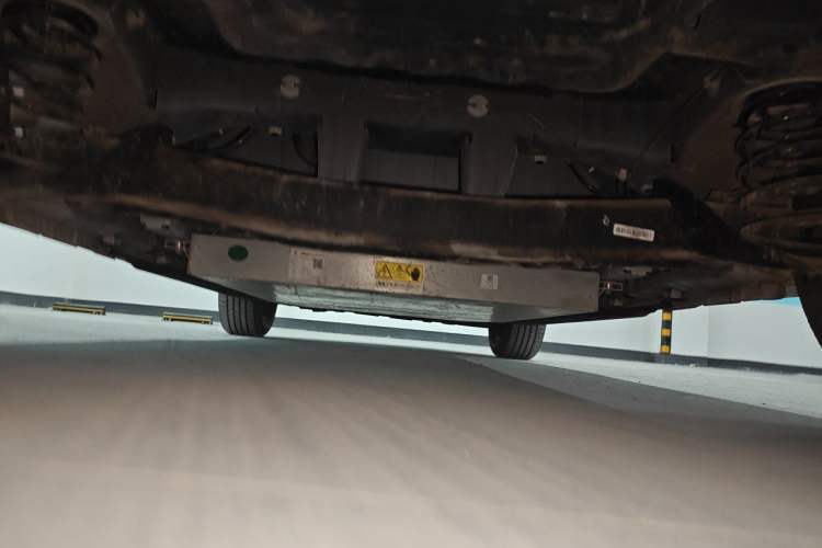 Used Dongfeng NAMMI 01 2024 New Edition 330 Air Chassis Rear