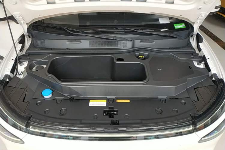 Used Dongfeng NAMMI 01 2024 New Edition 430 Plus Smart+ Engine Bay