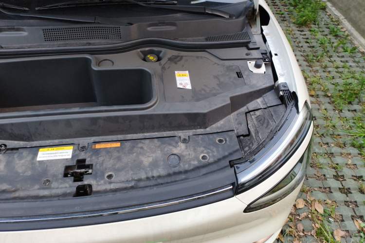 Used Dongfeng NAMMI 01 2024 New Edition 330 Air Engine Bay Left