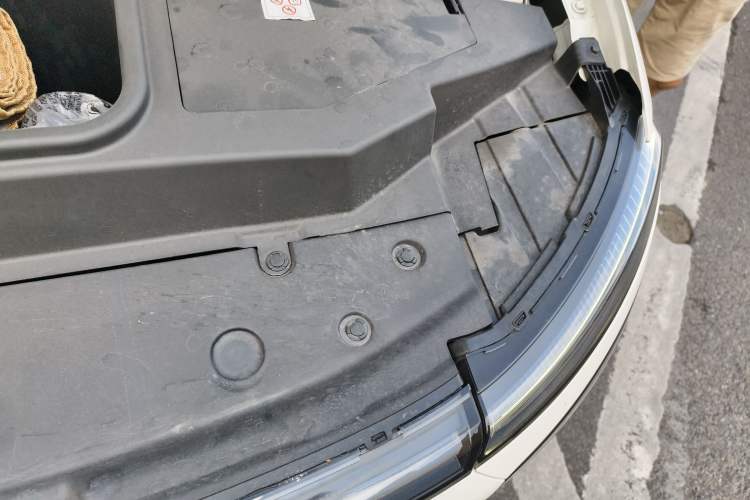 Used Dongfeng NAMMI 01 2024 330 Plus Smart+ Engine Bay Left