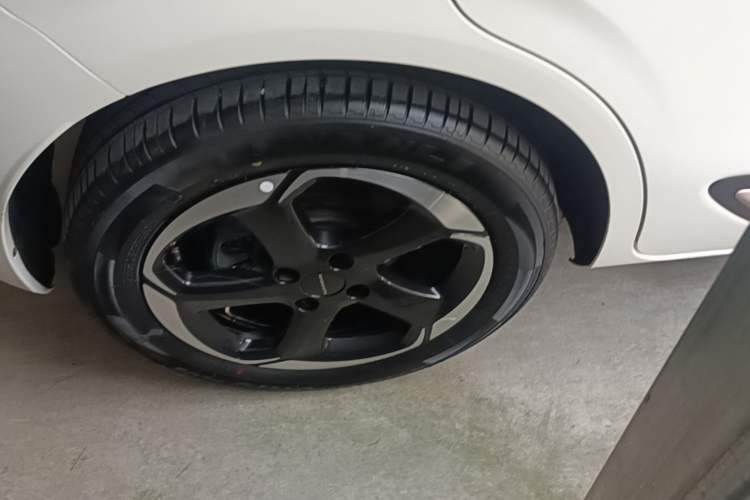 Used Dongfeng NAMMI 01 2024 430 Plus Smart+ Exterior 3