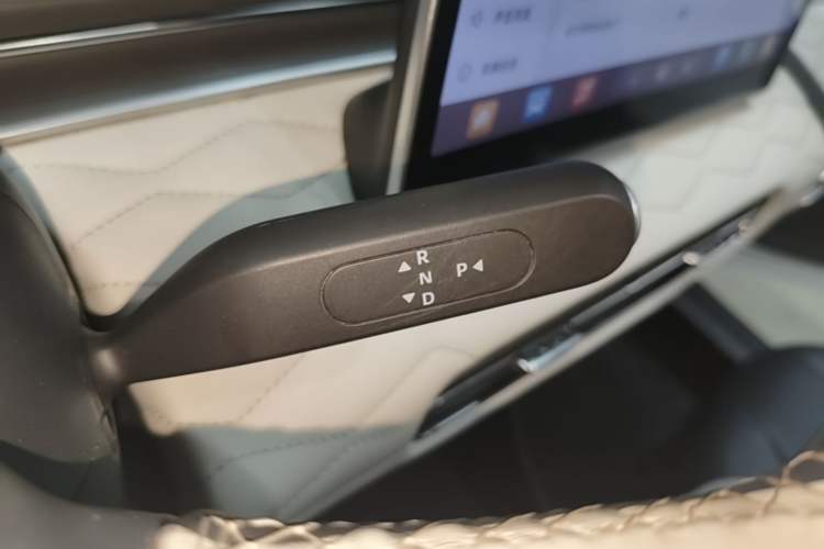 Used Dongfeng NAMMI 01 2024 Co-Creation Edition – Co-Creation WE Version Gear Lever