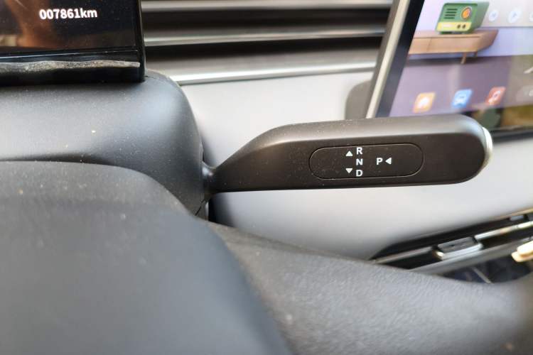 Used Dongfeng NAMMI 01 2024 New Edition 330 Air Gear Lever