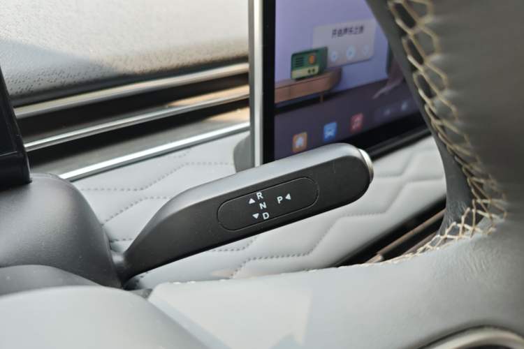 Used Dongfeng NAMMI 01 2024 430 Plus Smart+ Gear Lever