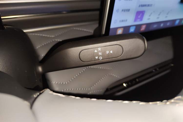 Used Dongfeng NAMMI 01 2024 Co-Creation Edition – Co-Creation WE Version Gear Lever