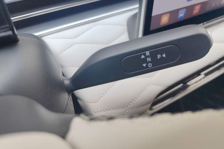 Used Dongfeng NAMMI 01 2024 Co-Creation Edition – Co-Creation WE Version Gear Lever