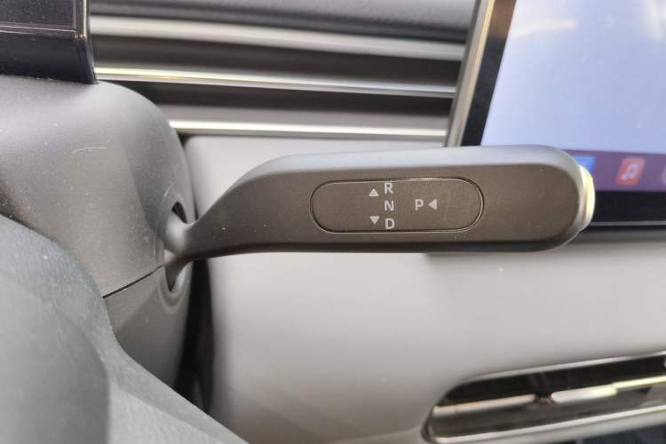 Used Dongfeng NAMMI 01 2024 New Edition 330 Air Gear Lever