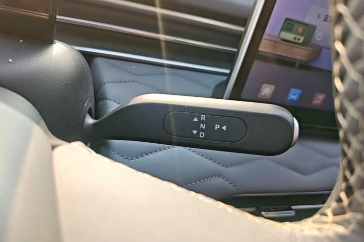 Used Dongfeng NAMMI 01 2024 New Edition 330 Plus Smart+ Gear Lever